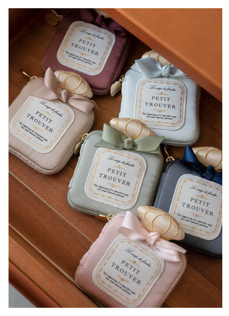 Sweet, Elegant & Cute Bowknot Perfume Bottle - Shaped Jewelry Storage Pouch