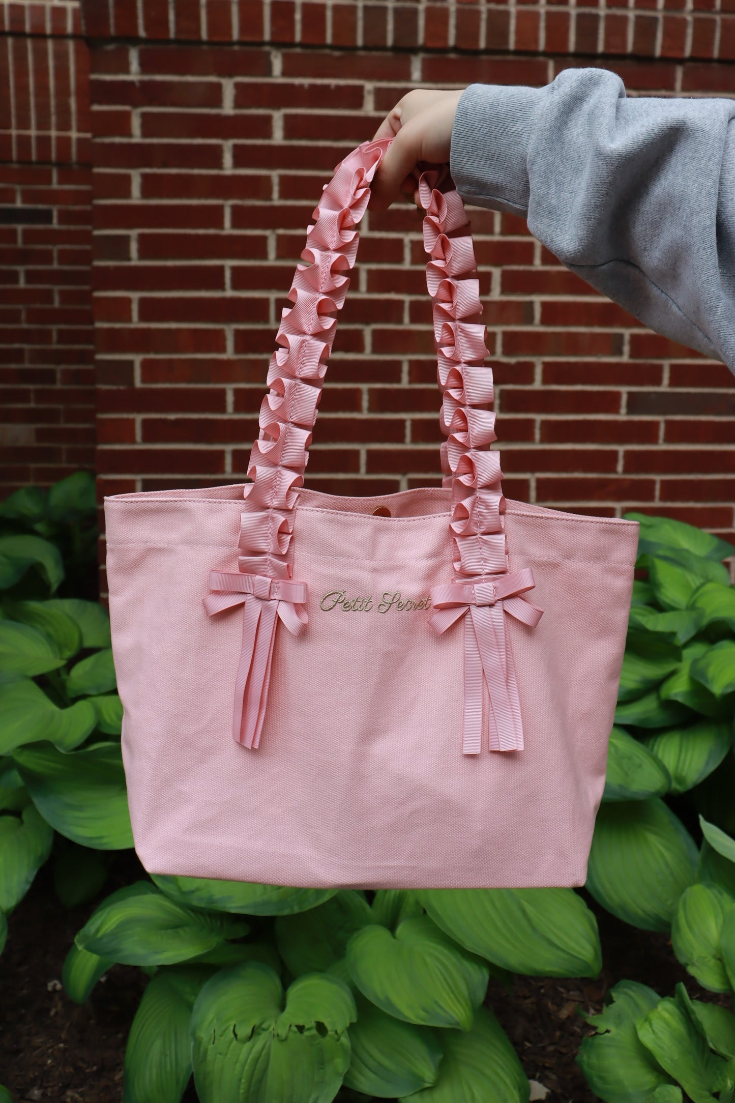 Petit Secret Ruffles Strap Tote Bag