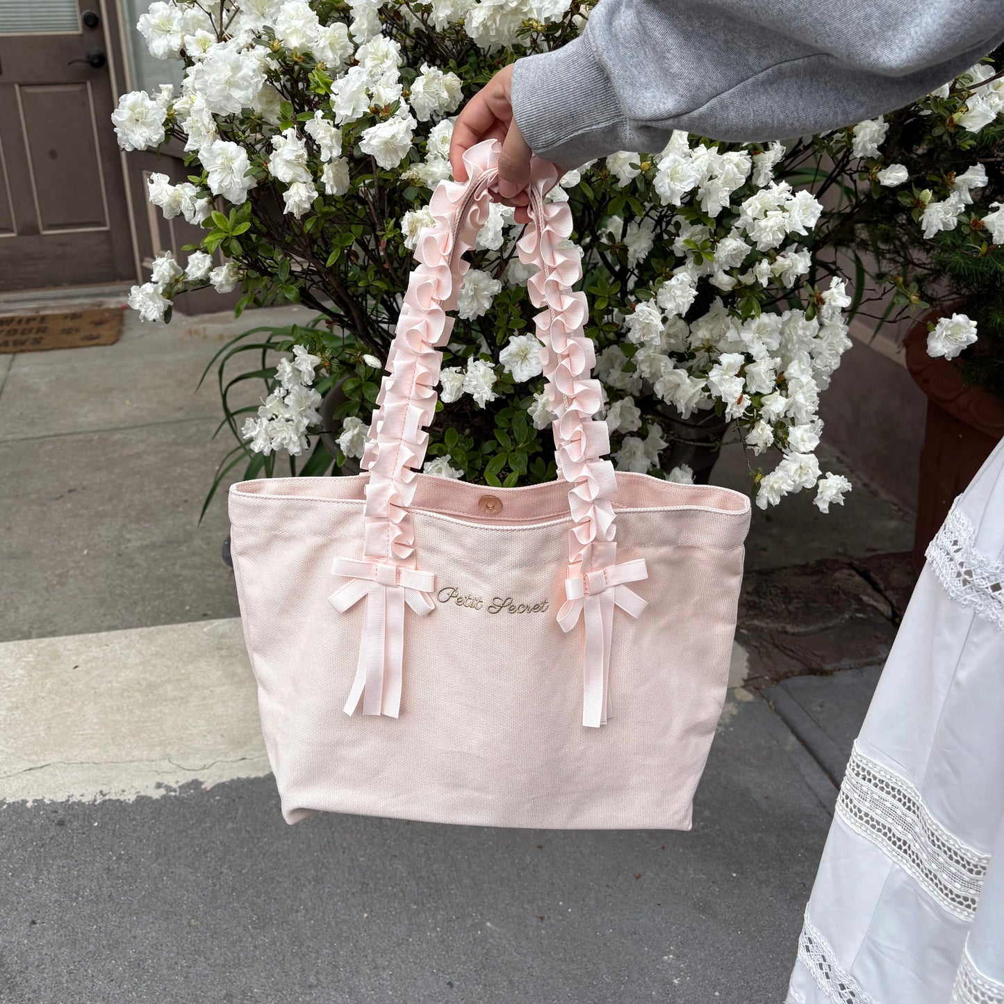 Petit Secret Ruffles Strap Tote Bag