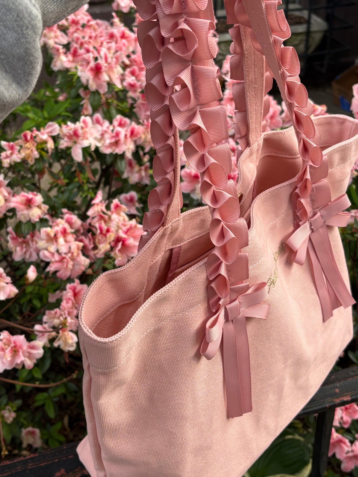 Petit Secret Ruffles Strap Tote Bag