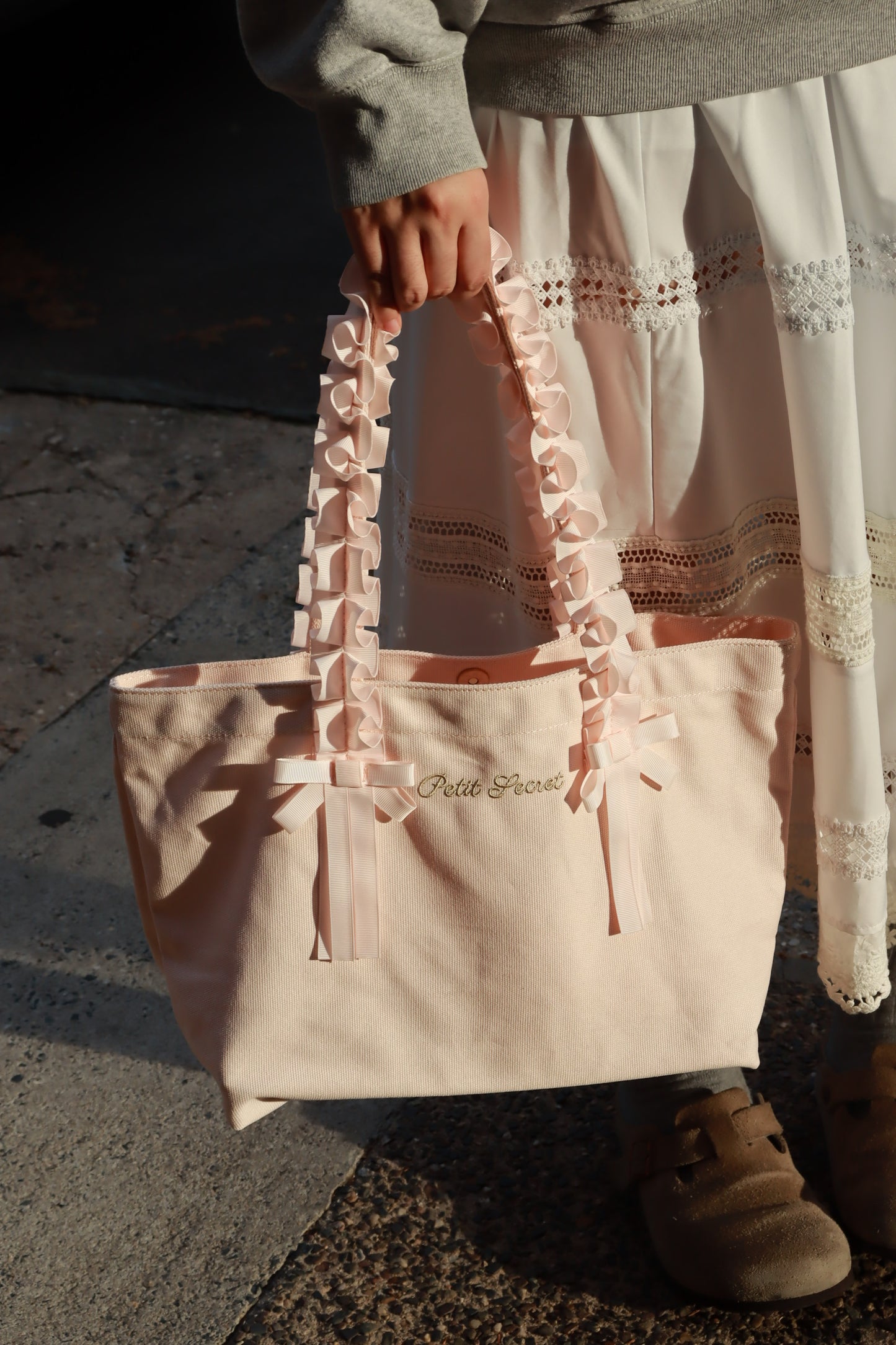 Petit Secret Ruffles Strap Tote Bag