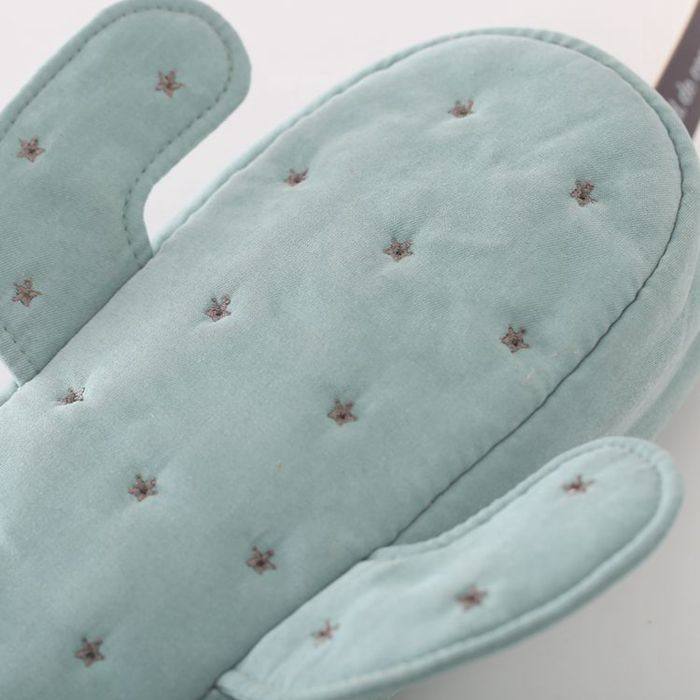 Petit Trouver Cactus Shaped Makeup Bag Ribbon Print Cosmetic Brush Pouch & Clutch