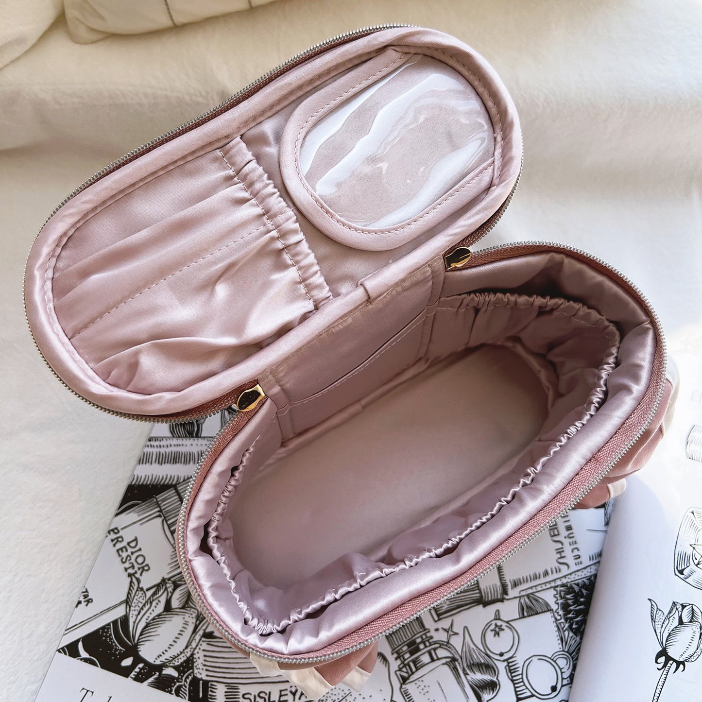 Fresh & Minimalist Solid Color Ruffle Barrel Bag - Top-Handle Small Makeup Pouch