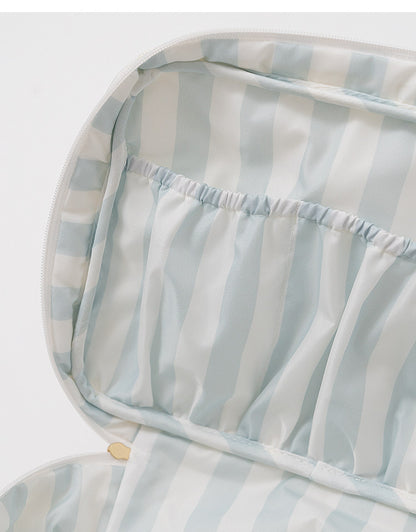 Cartoon Cute Embroidered Bear Soft Lightweight Handheld Makeup Bag - Multi-Purpose Travel Storage Organizer