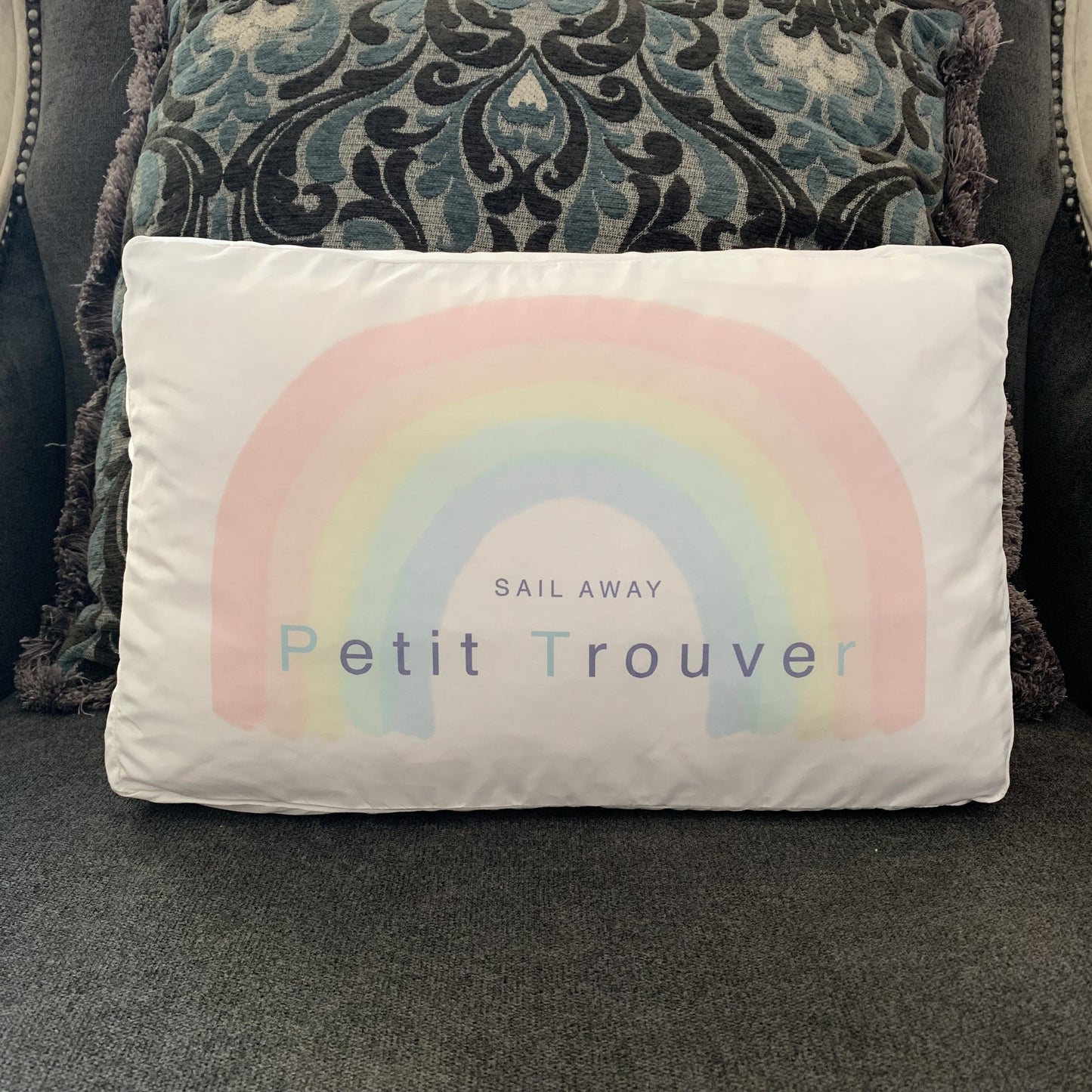 Petit Trouver Rainbow Print Soft Fabric Travel Clothing Storage Organizer Bag