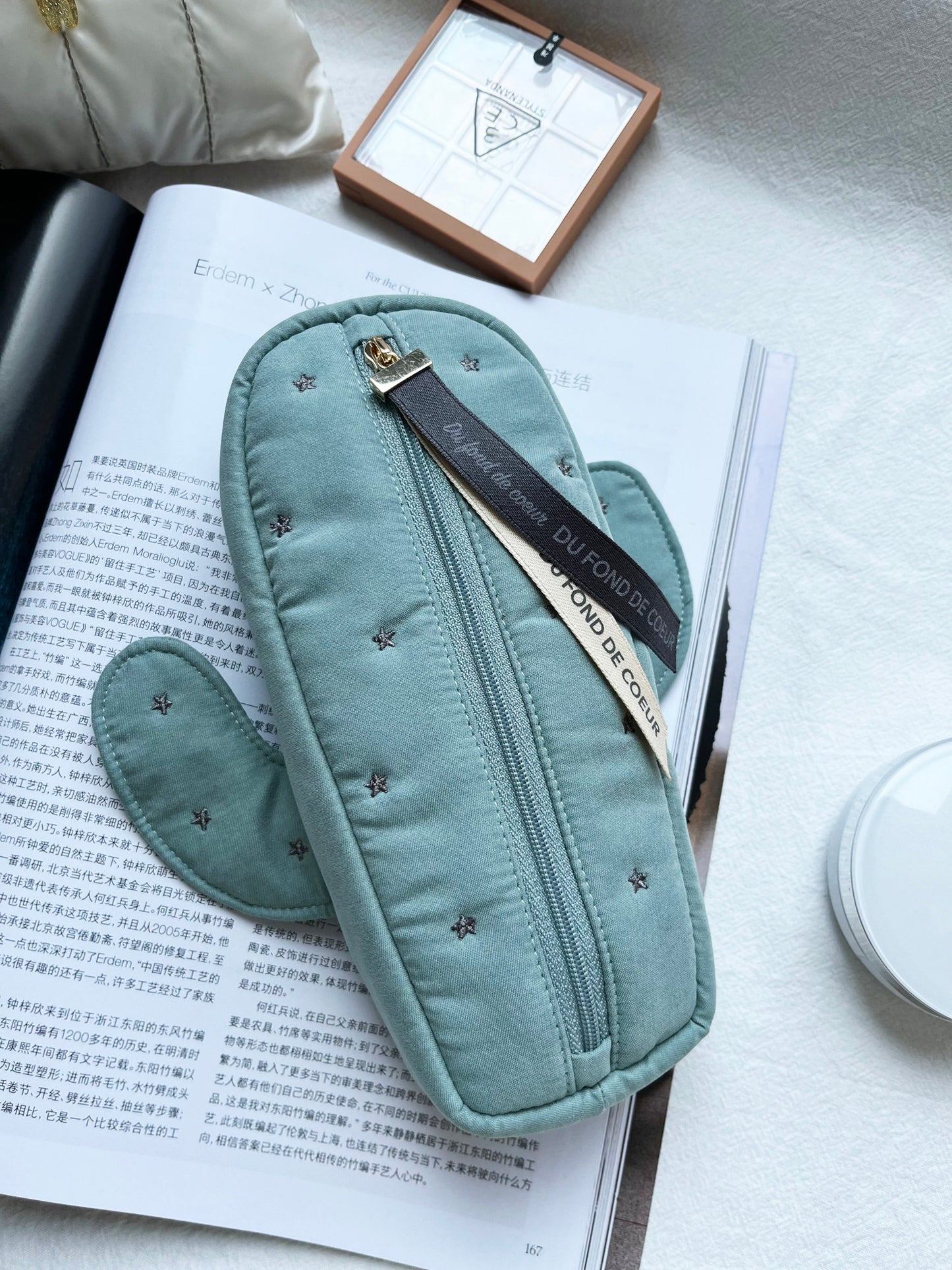 Petit Trouver Cactus Shaped Makeup Bag Ribbon Print Cosmetic Brush Pouch & Clutch