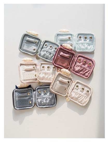 Sweet, Elegant & Cute Bowknot Perfume Bottle - Shaped Jewelry Storage Pouch