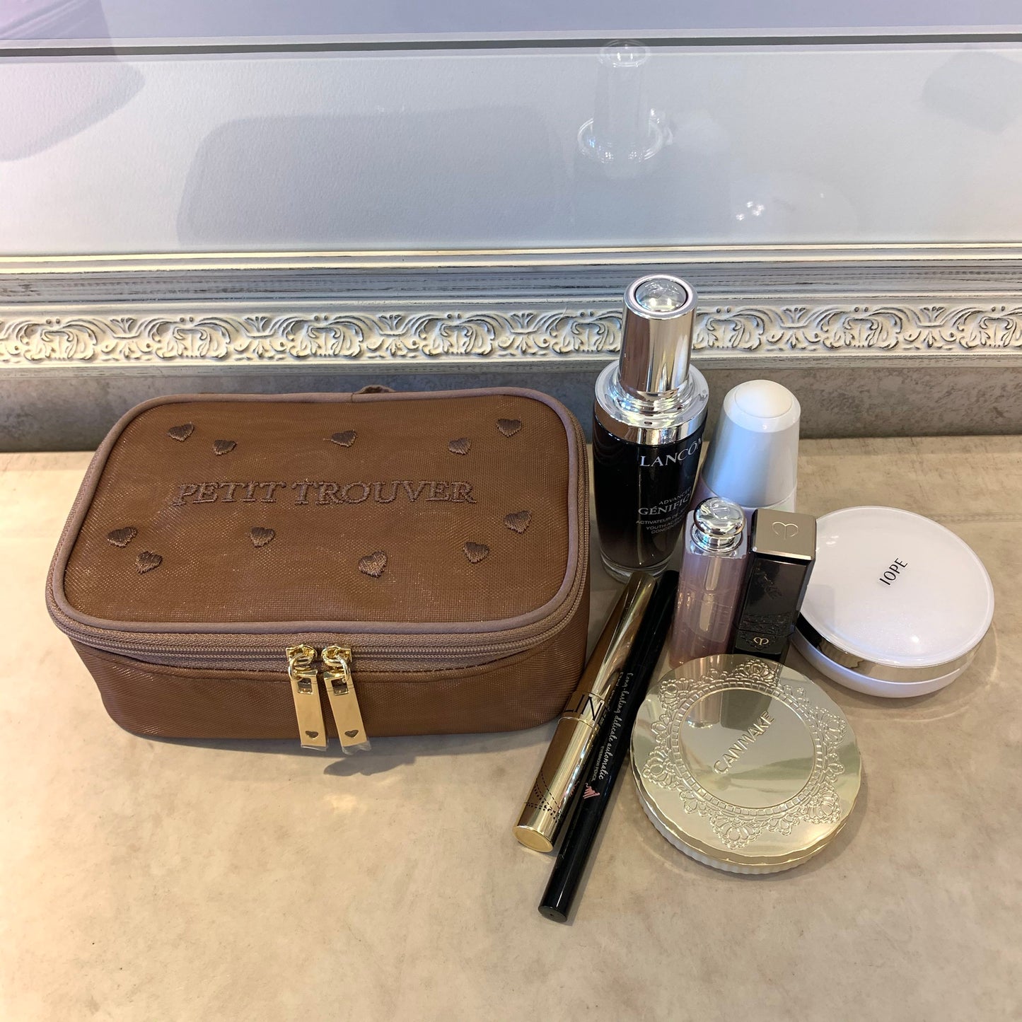 Petit Secret PETIT TROUVER Embroidered Hearts Travel Case Makeup Bag